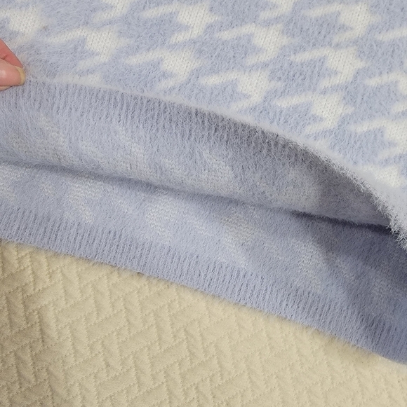 Haute Monde Blue and White Houndstooth Knit Skirt Size Small - Picture 5 of 12